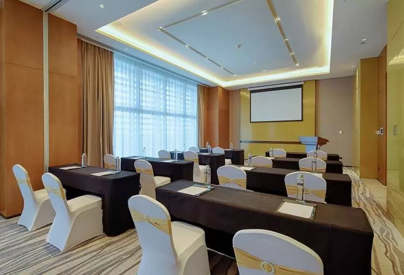 هتل Hilton Garden Inn Zhuhai Hengqin