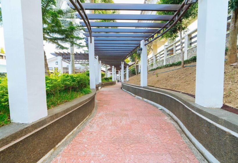 هتل Reddoorz Premium @ Sta Rosa Tagaytay Road