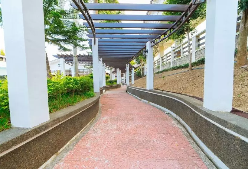 Hotelli Reddoorz Premium @ Sta Rosa Tagaytay Road