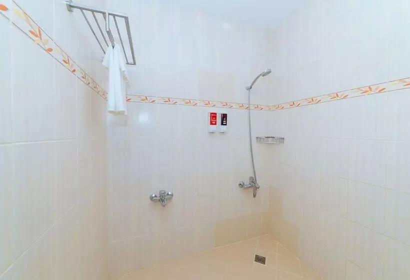 Hotelli Reddoorz Premium @ Sta Rosa Tagaytay Road