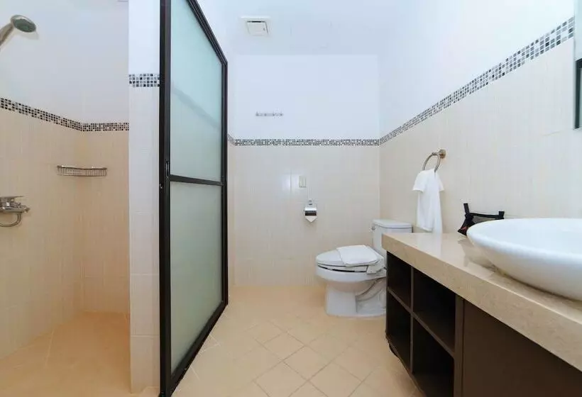 Hotelli Reddoorz Premium @ Sta Rosa Tagaytay Road