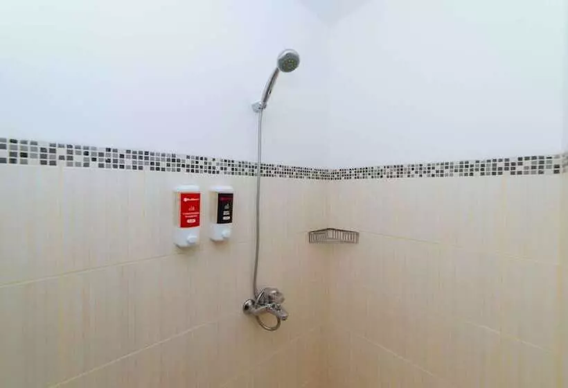 Hotelli Reddoorz Premium @ Sta Rosa Tagaytay Road