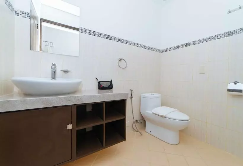 Hotelli Reddoorz Premium @ Sta Rosa Tagaytay Road