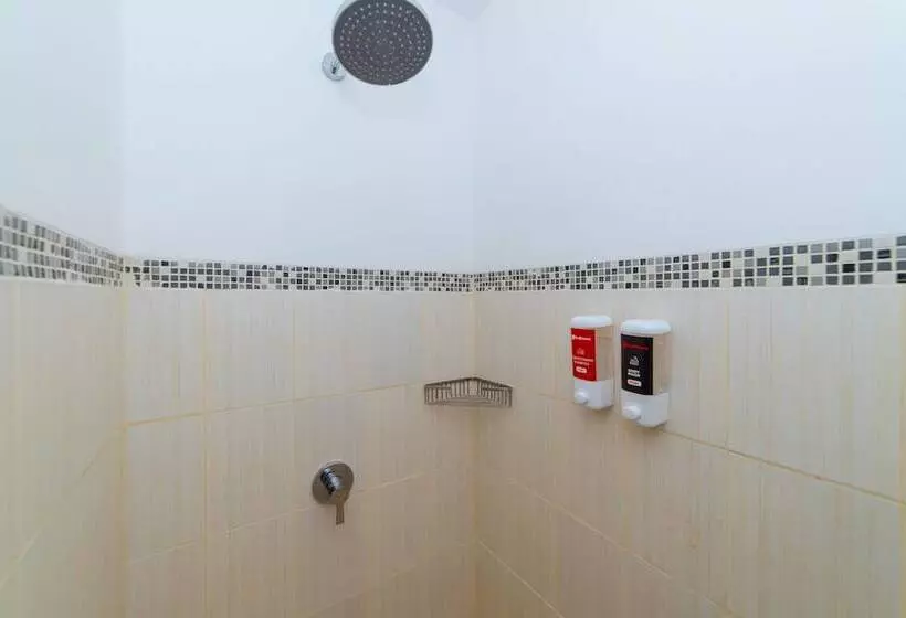 Hotelli Reddoorz Premium @ Sta Rosa Tagaytay Road