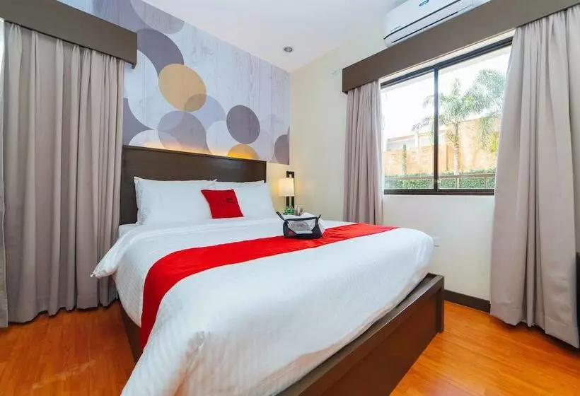 Hotelli Reddoorz Premium @ Sta Rosa Tagaytay Road