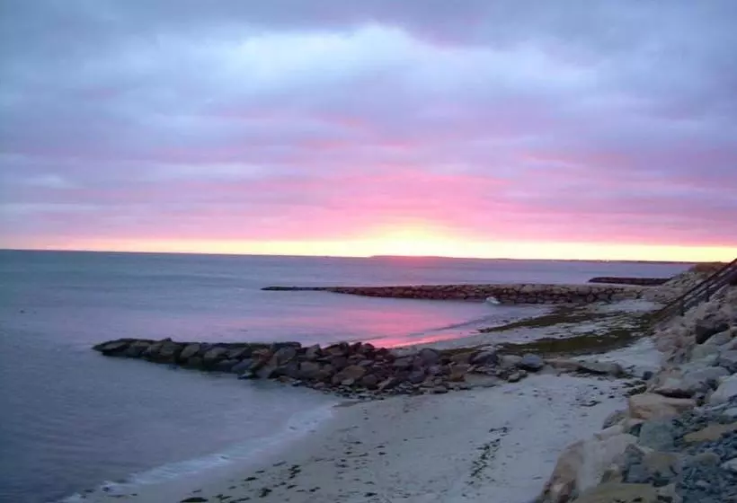 ホテル Seaside Condos