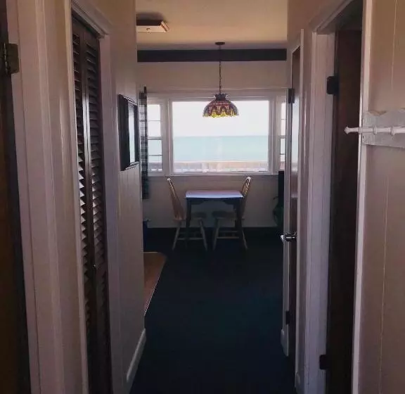 ホテル Seaside Condos