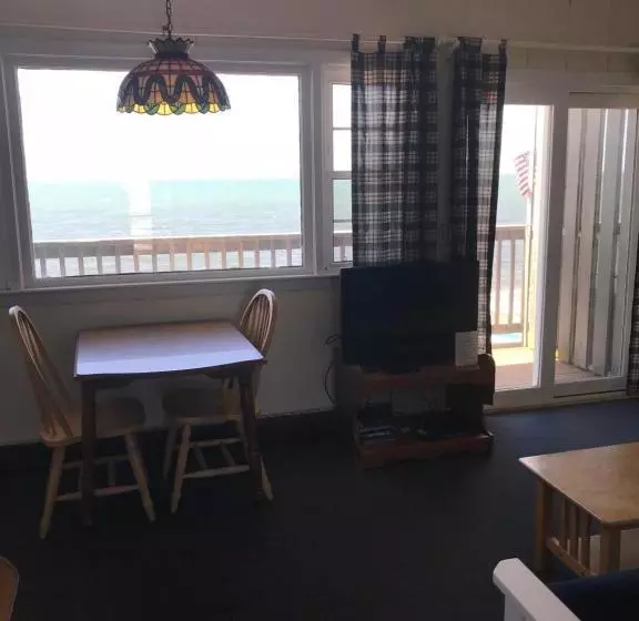 ホテル Seaside Condos