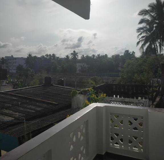 بنسيون Nakshatraa Guest House