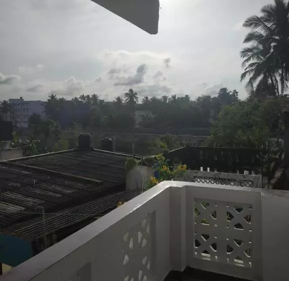 ペンション Nakshatraa Guest House