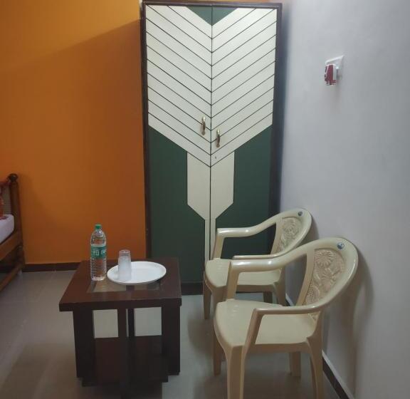 بنسيون Nakshatraa Guest House