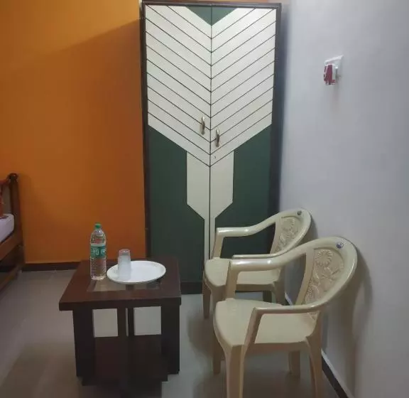 ペンション Nakshatraa Guest House