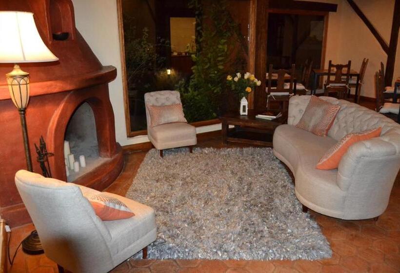 בית מלון כפרי Ilatoa Lodge