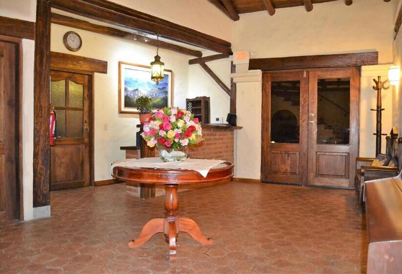 בית מלון כפרי Ilatoa Lodge