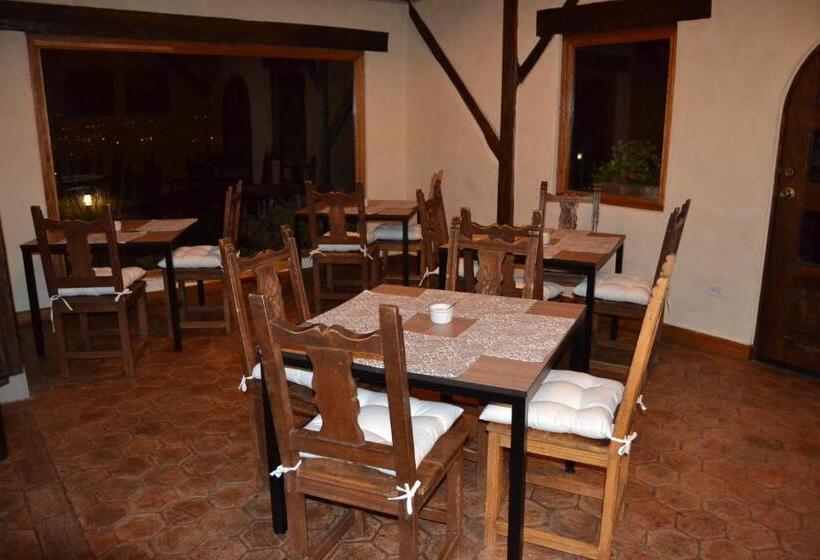 בית מלון כפרי Ilatoa Lodge