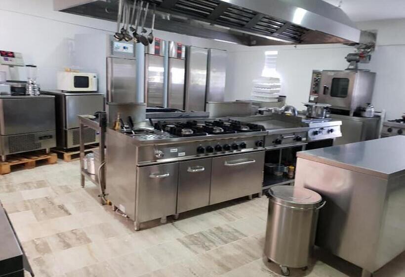 هتل Oasi Encantada Beach Resort