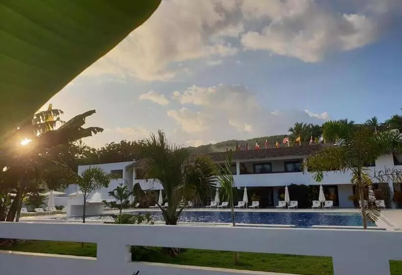 هتل Oasi Encantada   Beach Resort