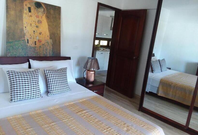 هتل Oasi Encantada Beach Resort