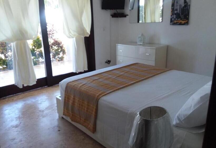 هتل Oasi Encantada Beach Resort