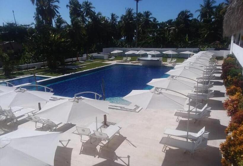 هتل Oasi Encantada Beach Resort