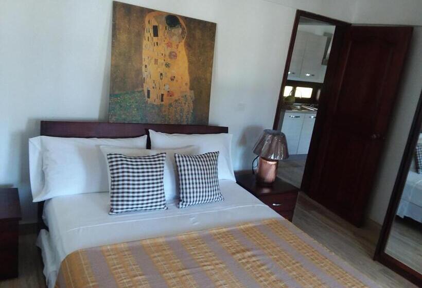 هتل Oasi Encantada Beach Resort