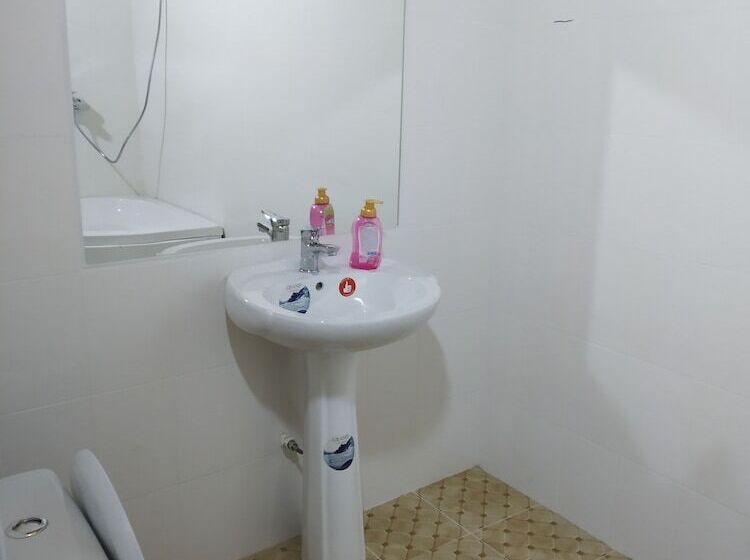 בית מלון כפרי Ohun Caravan Sarai 19 Century Hostel