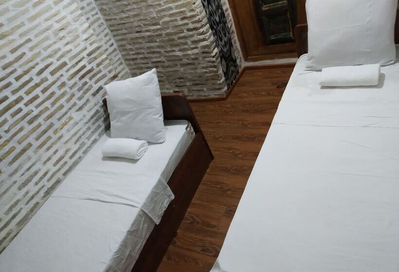 בית מלון כפרי Ohun Caravan Sarai 19 Century Hostel