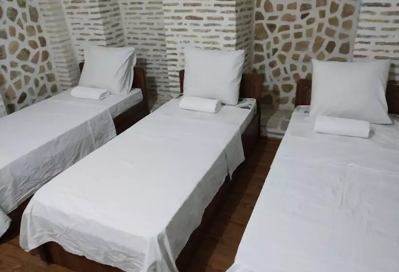 هتل Ohun Caravan Sarai 19 Century   Hostel