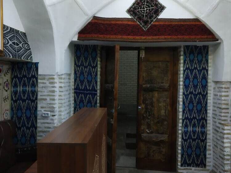 בית מלון כפרי Ohun Caravan Sarai 19 Century Hostel