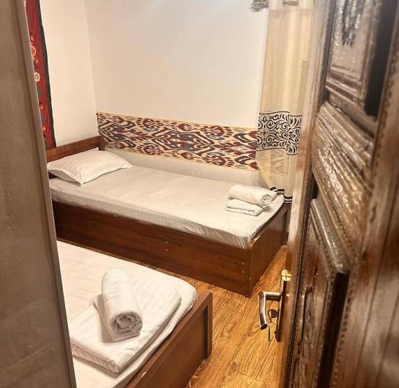 בית מלון כפרי Ohun Caravan Sarai 19 Century Hostel