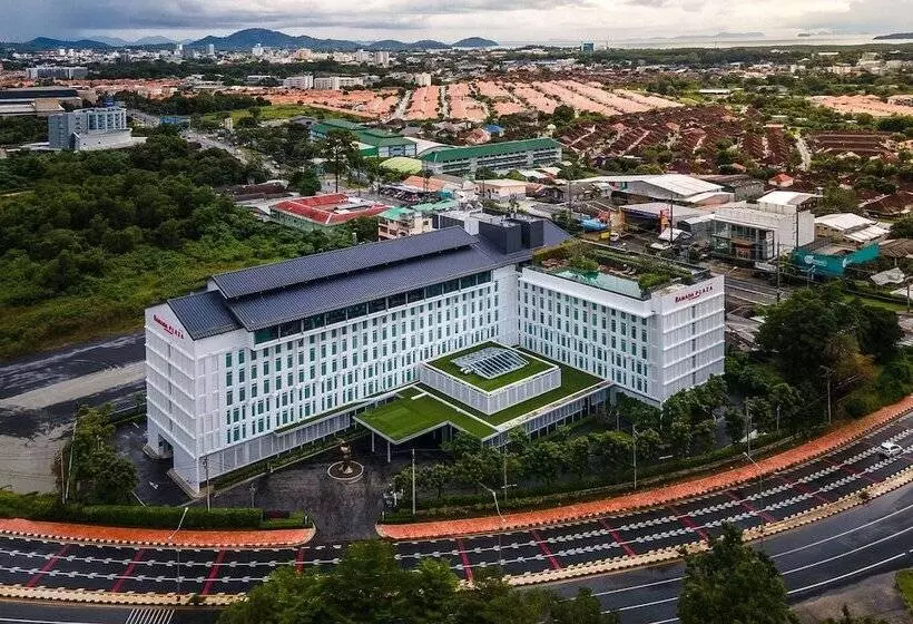 Hotelli Ramada Plaza By Wyndham Chao Fah Phuket