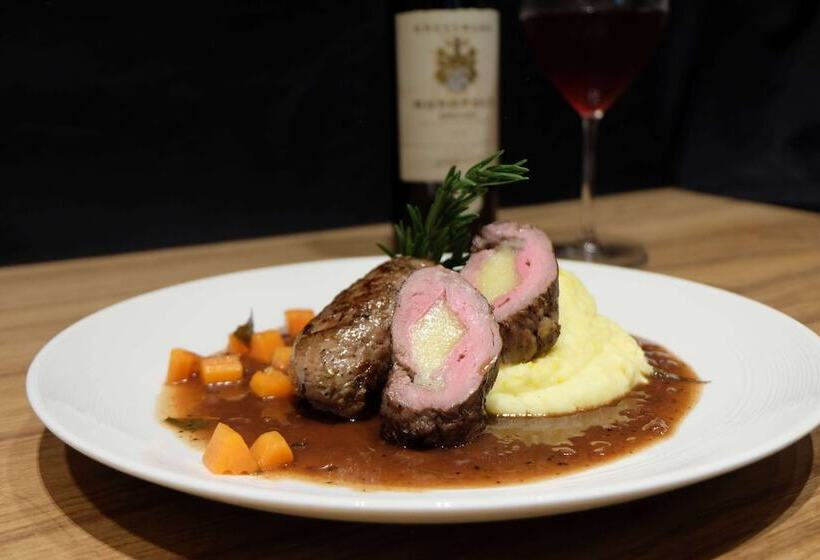 هتل Ramada Plaza By Wyndham Chao Fah Phuket