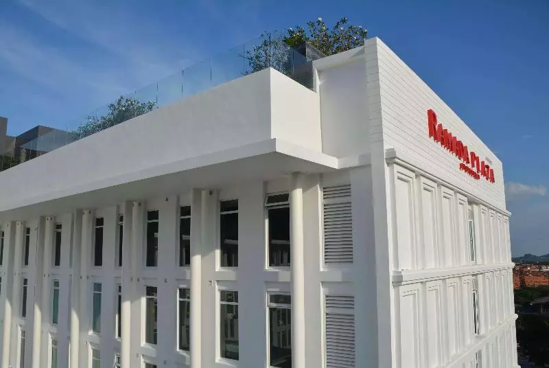 Hotelli Ramada Plaza By Wyndham Chao Fah Phuket
