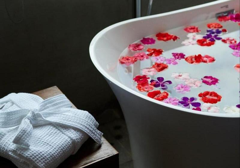 בית מלון כפרי The Argyle Luxury Boutique