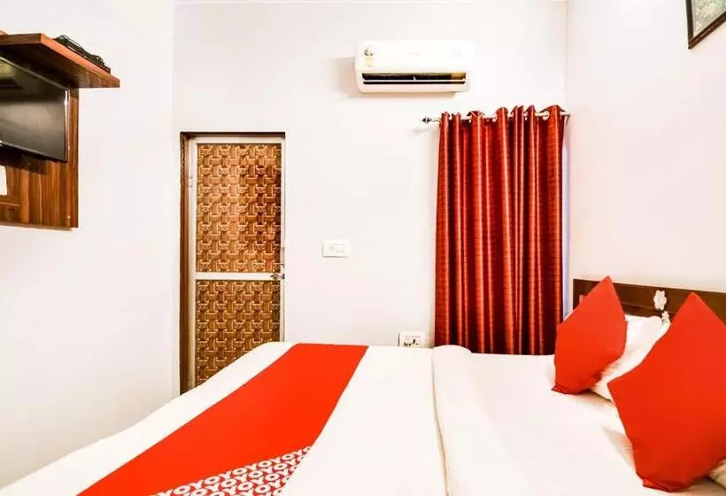Hotelli Govindam Plaza