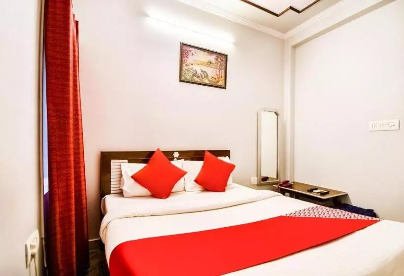 Hotelli Govindam Plaza