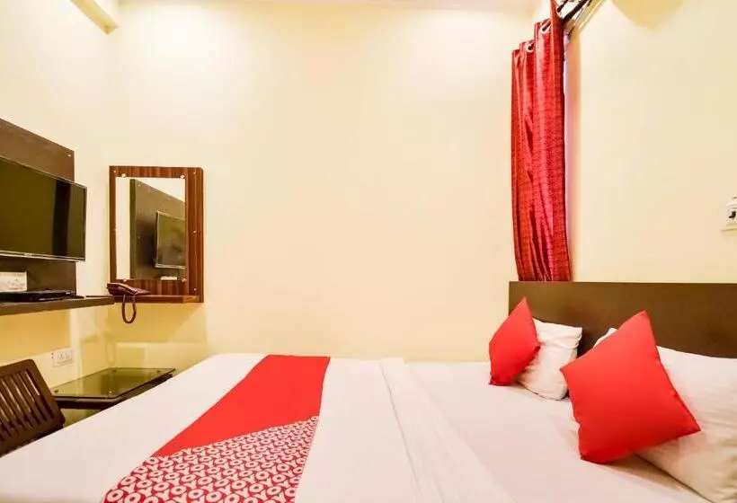 Hotelli Govindam Plaza