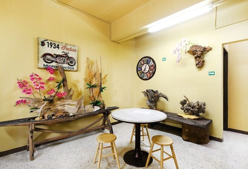 ホテル Oyo 507 Aikka