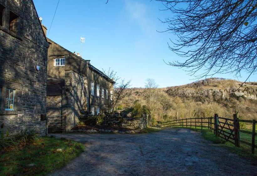 پانسیون Witherslack Hall Farmhouse