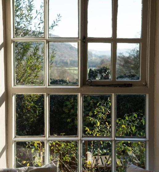 پانسیون Witherslack Hall Farmhouse