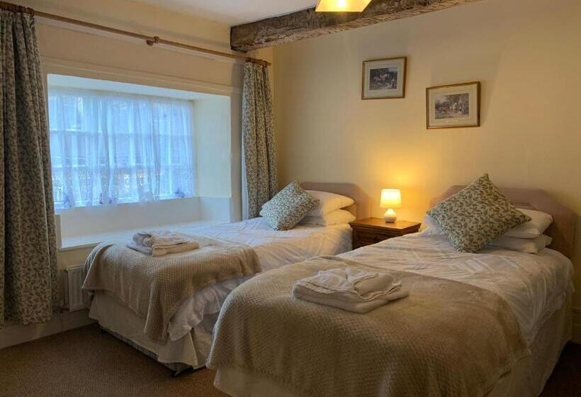 پانسیون Witherslack Hall Farmhouse