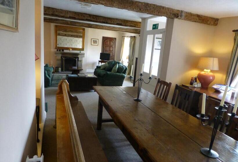 پانسیون Witherslack Hall Farmhouse