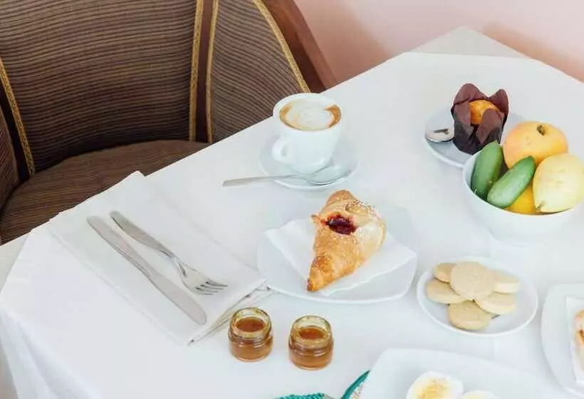 ベッドアンドブレックファースト Le Corti  Dimora Storica