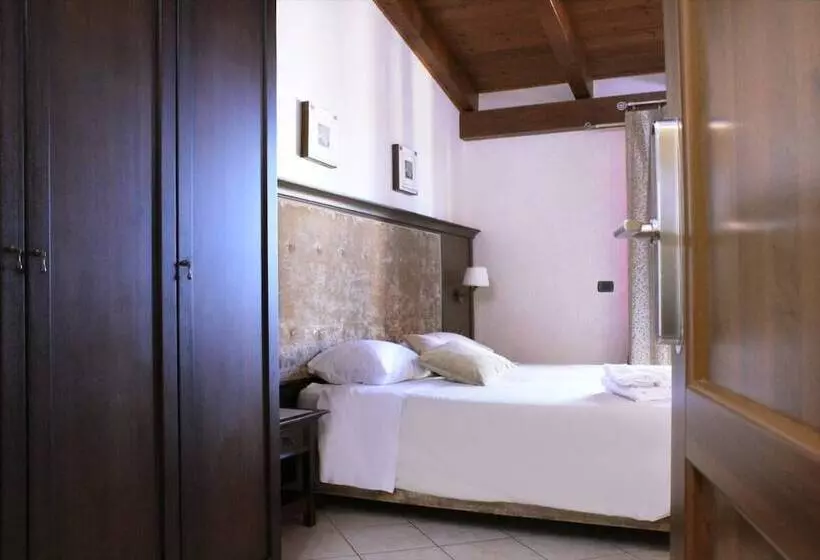 ベッドアンドブレックファースト Le Corti  Dimora Storica