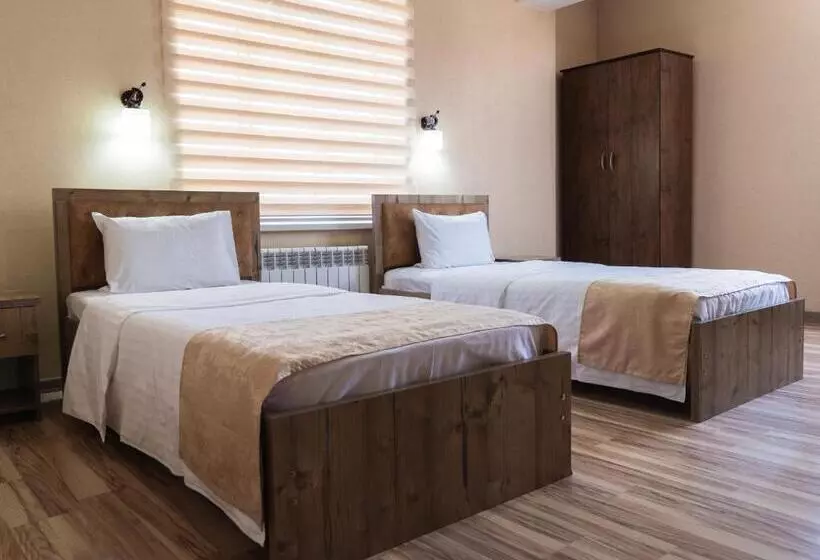 هتل Tourist Inn