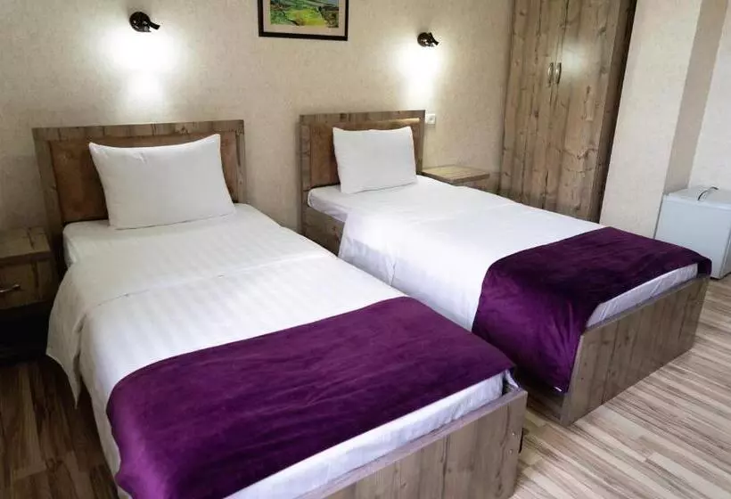 هتل Tourist Inn