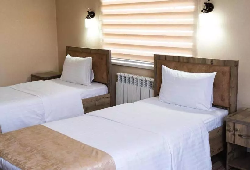 هتل Tourist Inn