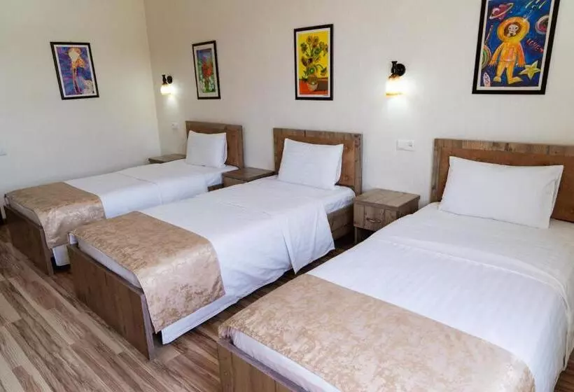 هتل Tourist Inn