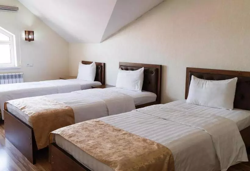 هتل Tourist Inn