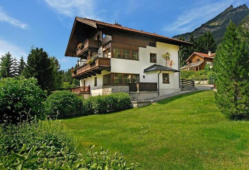 ペンション Landhaus Rofan